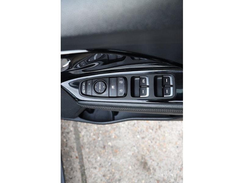 Kia 1.6 GDI 2 SUV 5DR PETROL HYBRID DCT AUTO SATNAV BLUETOOTH DAB RADIO APPLE CARPLAY REAR CAMERA PARKING AIDS JUST 2 OWNERS 69000 MILES SH NO ULEZ CHARGE 72-74 Mitcham Road