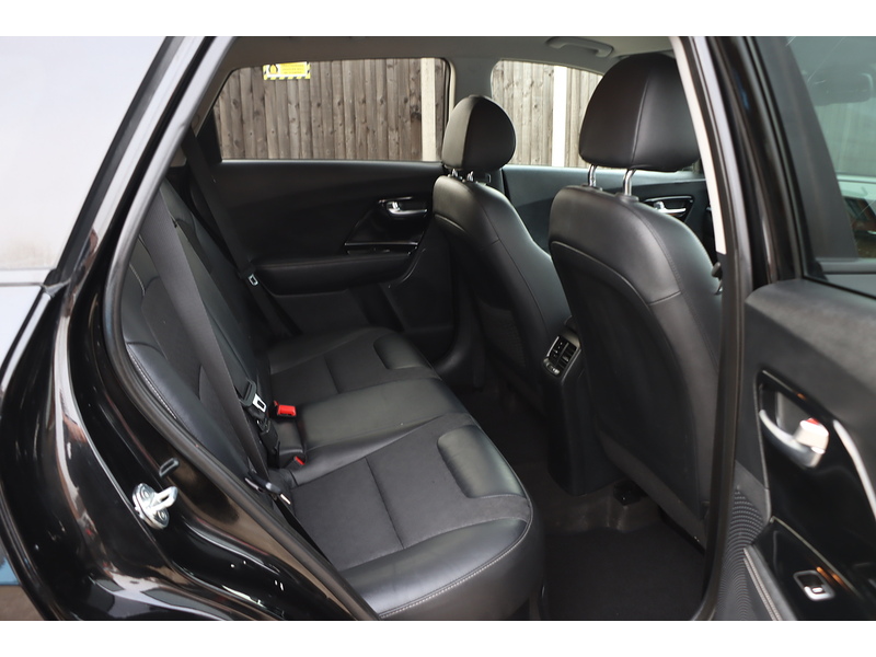 Kia 1.6 GDI 2 SUV 5DR PETROL HYBRID DCT AUTO SATNAV BLUETOOTH DAB RADIO APPLE CARPLAY REAR CAMERA PARKING AIDS JUST 2 OWNERS 69000 MILES SH NO ULEZ CHARGE 72-74 Mitcham Road