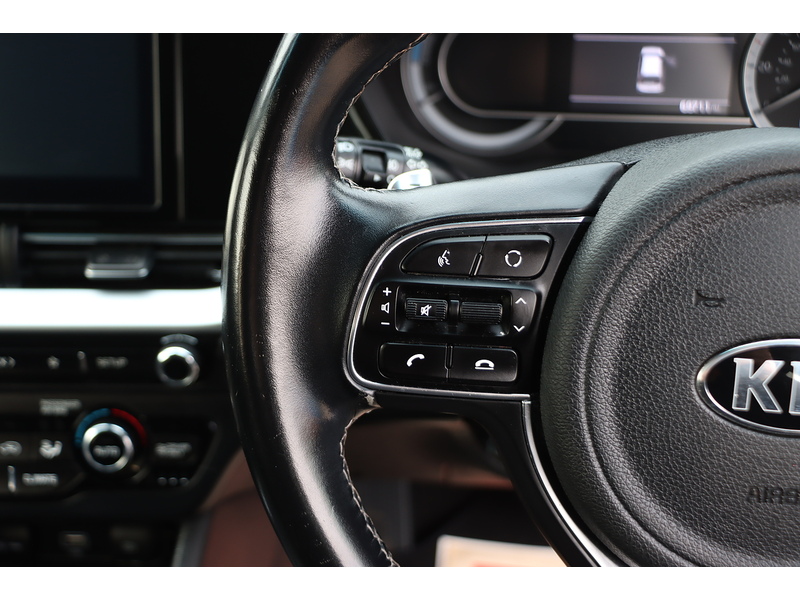 Kia 1.6 GDI 2 SUV 5DR PETROL HYBRID DCT AUTO SATNAV BLUETOOTH DAB RADIO APPLE CARPLAY REAR CAMERA PARKING AIDS JUST 2 OWNERS 69000 MILES SH NO ULEZ CHARGE 72-74 Mitcham Road