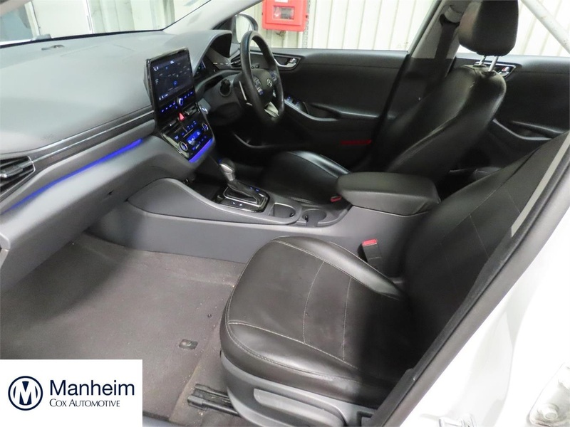 Hyundai 1.6 h-GDi Premium Hatchback 5dr Petrol Hybrid DCT Euro 6 (s/s) (141 ps) 72-74 Mitcham Road