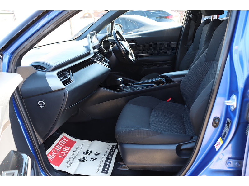 Toyota 1.8 VVT-H DYNAMIC SUV 5DR PETROL HYBRID CVT AUTO HEATED SEATS SAT NAV BLUETOOTH DAB STEREO REAR CAMERA PARKING AIDS JUST 2 OWNERS ONLY 76000 MILES SH 72-74 Mitcham Road