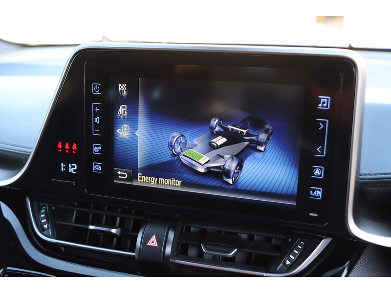 Toyota 1.8 VVT-H DYNAMIC SUV 5DR PETROL HYBRID CVT AUTO HEATED SEATS SAT NAV BLUETOOTH DAB STEREO REAR CAMERA PARKING AIDS JUST 2 OWNERS ONLY 76000 MILES SH 72-74 Mitcham Road