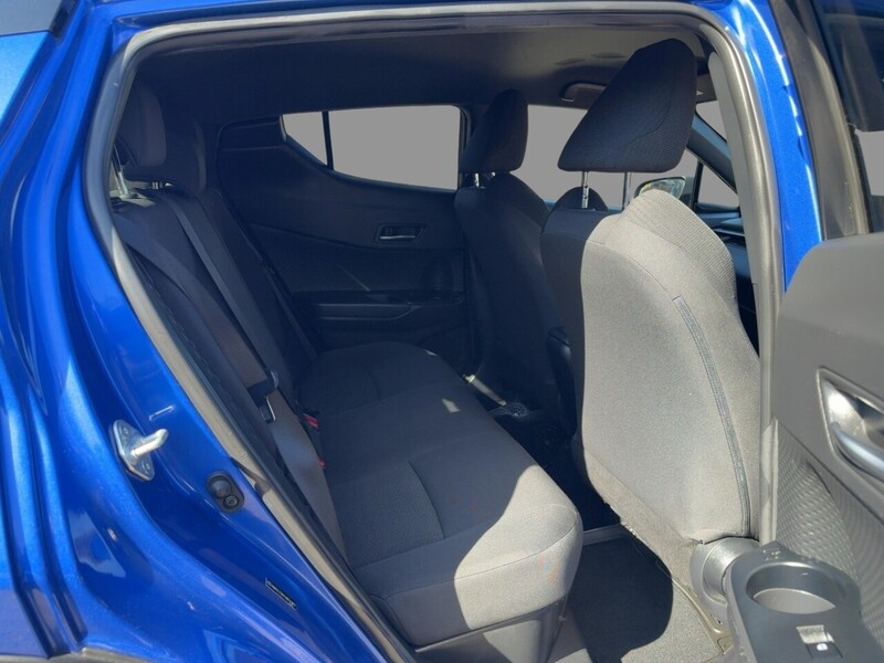 Toyota 1.8 VVT-H DYNAMIC SUV 5DR PETROL HYBRID CVT AUTO HEATED SEATS SAT NAV BLUETOOTH DAB STEREO REAR CAMERA PARKING AIDS JUST 2 OWNERS ONLY 76000 MILES SH 72-74 Mitcham Road