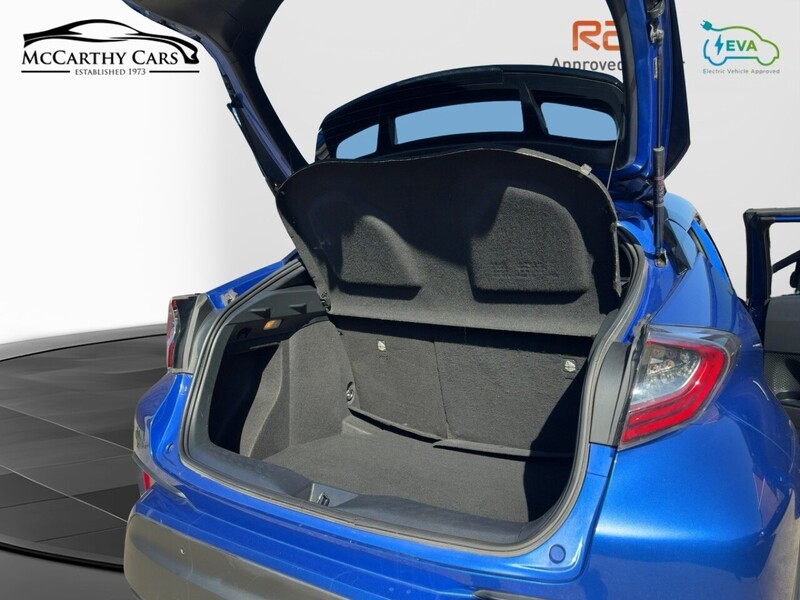 Toyota 1.8 VVT-H DYNAMIC SUV 5DR PETROL HYBRID CVT AUTO HEATED SEATS SAT NAV BLUETOOTH DAB STEREO REAR CAMERA PARKING AIDS JUST 2 OWNERS ONLY 76000 MILES SH 72-74 Mitcham Road