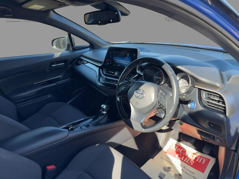 Toyota 1.8 VVT-H DYNAMIC SUV 5DR PETROL HYBRID CVT AUTO HEATED SEATS SAT NAV BLUETOOTH DAB STEREO REAR CAMERA PARKING AIDS JUST 2 OWNERS ONLY 76000 MILES SH 72-74 Mitcham Road