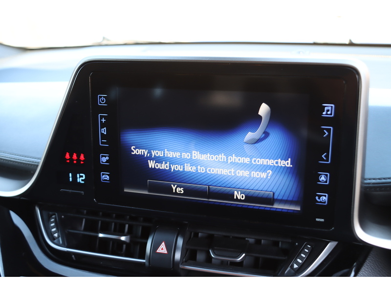 Toyota 1.8 VVT-H DYNAMIC SUV 5DR PETROL HYBRID CVT AUTO HEATED SEATS SAT NAV BLUETOOTH DAB STEREO REAR CAMERA PARKING AIDS JUST 2 OWNERS ONLY 76000 MILES SH 72-74 Mitcham Road