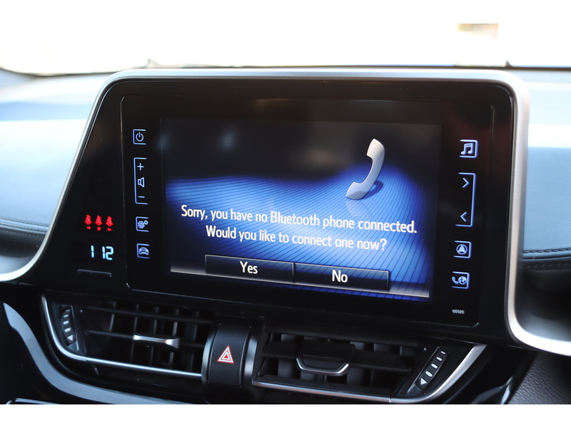 Toyota 1.8 VVT-H DYNAMIC SUV 5DR PETROL HYBRID CVT AUTO HEATED SEATS SAT NAV BLUETOOTH DAB STEREO REAR CAMERA PARKING AIDS JUST 2 OWNERS ONLY 76000 MILES SH 72-74 Mitcham Road