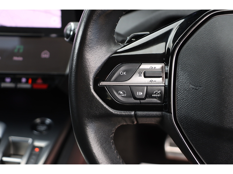 Peugeot 1.2 PURETECH ALLURE PREMIUM HATCHBACK 5DR PETROL EAT AUTO SAT NAV BLUETOOTH DAB STEREO APPLE CARPLAY REAR CAM PARKING AIDS JUST 1 OWNER 67000 MILES SH 72-74 Mitcham Road