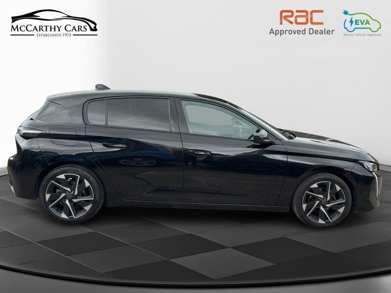 Peugeot 1.2 PURETECH ALLURE PREMIUM HATCHBACK 5DR PETROL EAT AUTO SAT NAV BLUETOOTH DAB STEREO APPLE CARPLAY REAR CAM PARKING AIDS JUST 1 OWNER 67000 MILES SH 72-74 Mitcham Road