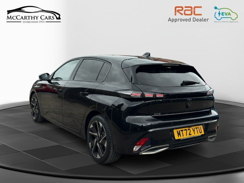 Peugeot 1.2 PURETECH ALLURE PREMIUM HATCHBACK 5DR PETROL EAT AUTO SAT NAV BLUETOOTH DAB STEREO APPLE CARPLAY REAR CAM PARKING AIDS JUST 1 OWNER 67000 MILES SH 72-74 Mitcham Road