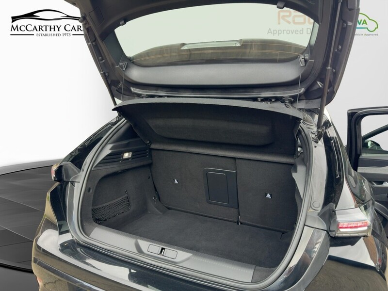 Peugeot 1.2 PURETECH ALLURE PREMIUM HATCHBACK 5DR PETROL EAT AUTO SAT NAV BLUETOOTH DAB STEREO APPLE CARPLAY REAR CAM PARKING AIDS JUST 1 OWNER 67000 MILES SH 72-74 Mitcham Road