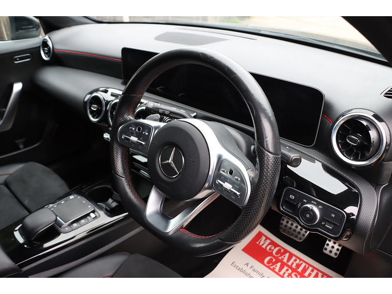 Mercedes-Benz A180 1.3 AMG LINE (EXECUTIVE) HATCHBACK 5DR PETROL 7G-DCT AUTO HEATED SEATS SAT NAV BLUETOOTH APPLE CARPLAY REAR CAM JUST 2 OWNERS ONLY 60000 MILES SH 72-74 Mitcham Road