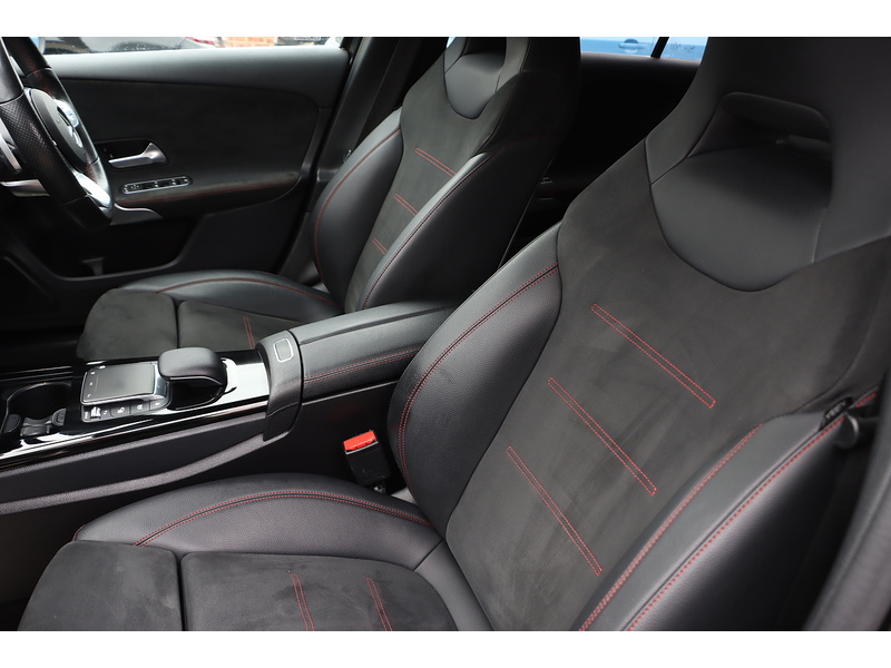 Mercedes-Benz A180 1.3 AMG LINE (EXECUTIVE) HATCHBACK 5DR PETROL 7G-DCT AUTO HEATED SEATS SAT NAV BLUETOOTH APPLE CARPLAY REAR CAM JUST 2 OWNERS ONLY 60000 MILES SH 72-74 Mitcham Road