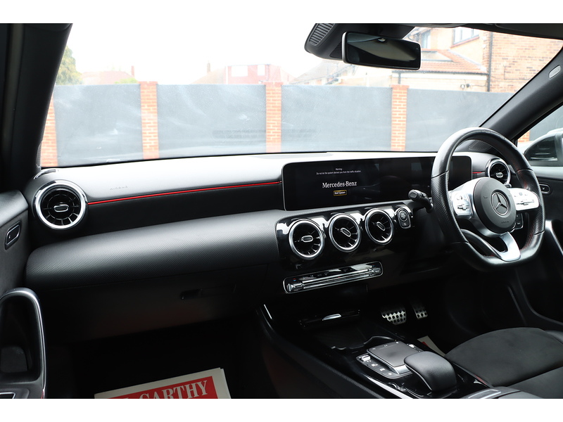 Mercedes-Benz A180 1.3 AMG LINE (EXECUTIVE) HATCHBACK 5DR PETROL 7G-DCT AUTO HEATED SEATS SAT NAV BLUETOOTH APPLE CARPLAY REAR CAM JUST 2 OWNERS ONLY 60000 MILES SH 72-74 Mitcham Road