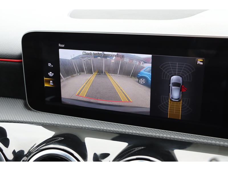 Mercedes-Benz A180 1.3 AMG LINE (EXECUTIVE) HATCHBACK 5DR PETROL 7G-DCT AUTO HEATED SEATS SAT NAV BLUETOOTH APPLE CARPLAY REAR CAM JUST 2 OWNERS ONLY 60000 MILES SH 72-74 Mitcham Road