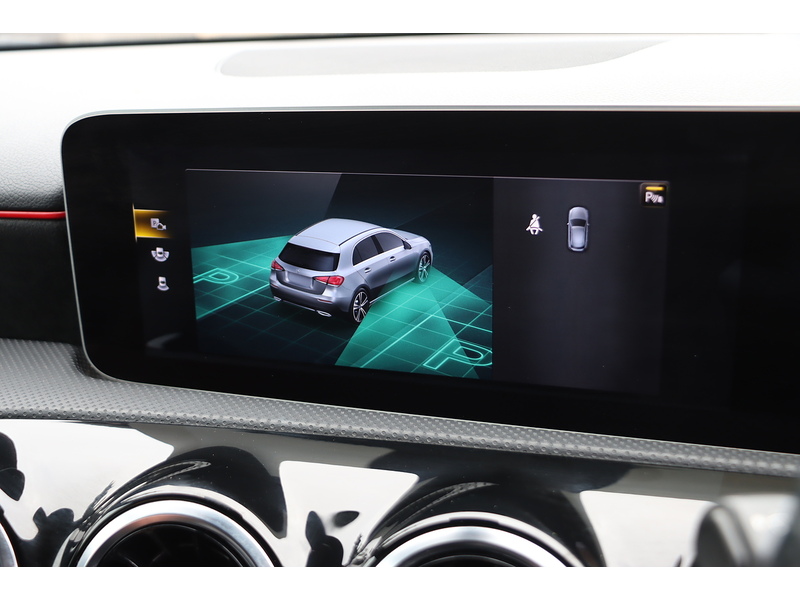 Mercedes-Benz A180 1.3 AMG LINE (EXECUTIVE) HATCHBACK 5DR PETROL 7G-DCT AUTO HEATED SEATS SAT NAV BLUETOOTH APPLE CARPLAY REAR CAM JUST 2 OWNERS ONLY 60000 MILES SH 72-74 Mitcham Road