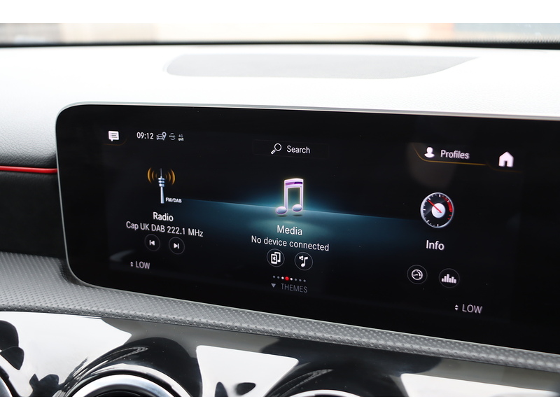 Mercedes-Benz A180 1.3 AMG LINE (EXECUTIVE) HATCHBACK 5DR PETROL 7G-DCT AUTO HEATED SEATS SAT NAV BLUETOOTH APPLE CARPLAY REAR CAM JUST 2 OWNERS ONLY 60000 MILES SH 72-74 Mitcham Road