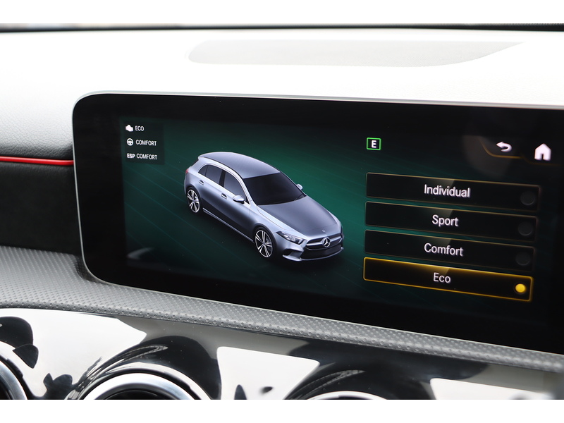 Mercedes-Benz A180 1.3 AMG LINE (EXECUTIVE) HATCHBACK 5DR PETROL 7G-DCT AUTO HEATED SEATS SAT NAV BLUETOOTH APPLE CARPLAY REAR CAM JUST 2 OWNERS ONLY 60000 MILES SH 72-74 Mitcham Road