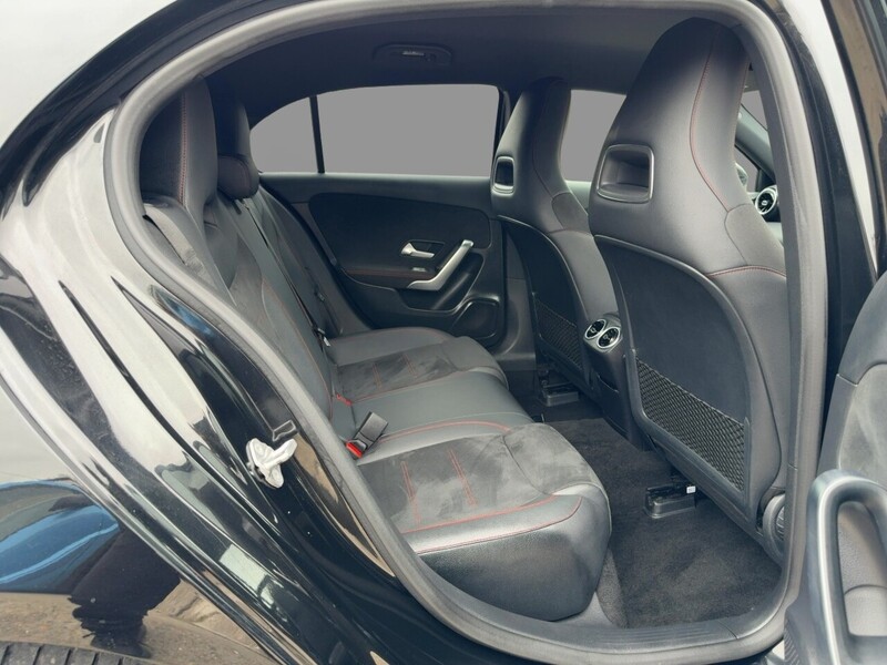 Mercedes-Benz A180 1.3 AMG LINE (EXECUTIVE) HATCHBACK 5DR PETROL 7G-DCT AUTO HEATED SEATS SAT NAV BLUETOOTH APPLE CARPLAY REAR CAM JUST 2 OWNERS ONLY 60000 MILES SH 72-74 Mitcham Road