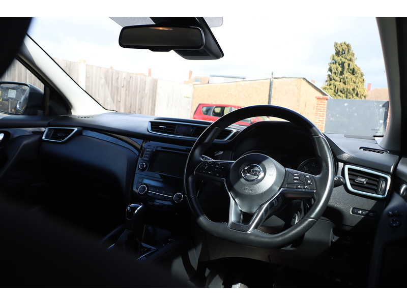 Nissan 1.3 DIG-T ACENTA PREMIUM SUV 5DR PETROL DCT AUTO SAT NAV BLUETOOTH DAB STEREO APPLE CARPLAY REAR CAMERA PARKING AIDS JUST 2 OWNERS ONLY 47000 MILES SH 72-74 Mitcham Road