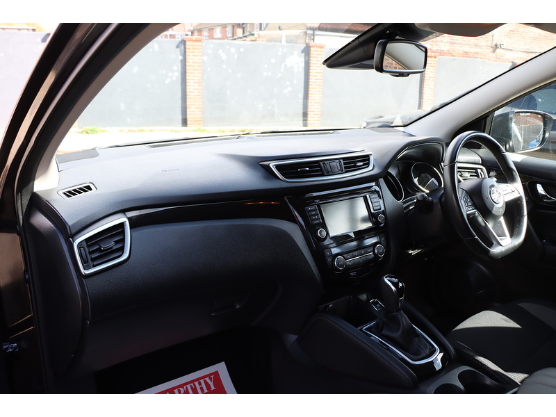 Nissan 1.3 DIG-T ACENTA PREMIUM SUV 5DR PETROL DCT AUTO SAT NAV BLUETOOTH DAB STEREO APPLE CARPLAY REAR CAMERA PARKING AIDS JUST 2 OWNERS ONLY 47000 MILES SH 72-74 Mitcham Road