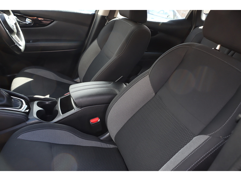 Nissan 1.3 DIG-T ACENTA PREMIUM SUV 5DR PETROL DCT AUTO SAT NAV BLUETOOTH DAB STEREO APPLE CARPLAY REAR CAMERA PARKING AIDS JUST 2 OWNERS ONLY 47000 MILES SH 72-74 Mitcham Road