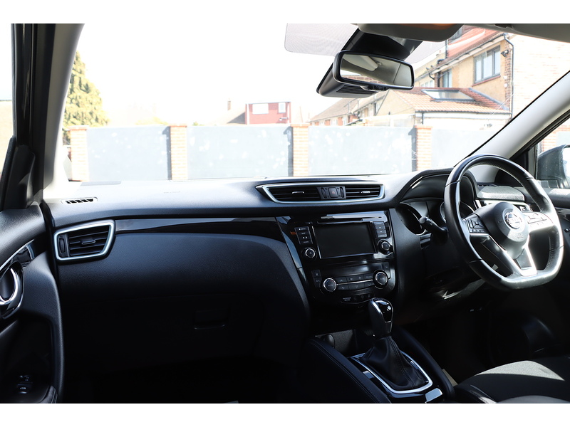 Nissan 1.3 DIG-T ACENTA PREMIUM SUV 5DR PETROL DCT AUTO SAT NAV BLUETOOTH DAB STEREO APPLE CARPLAY REAR CAMERA PARKING AIDS JUST 2 OWNERS ONLY 47000 MILES SH 72-74 Mitcham Road