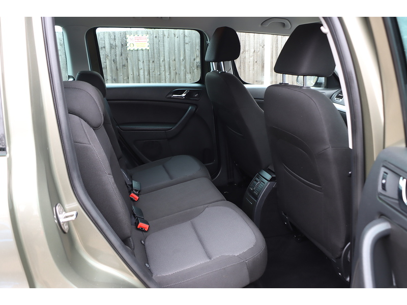 Skoda 1.2 TSI SE OUTDOOR 5DR PETROL DSG AUTO SAT NAV BLUETOOTH DAB STEREO PARKING AIDS JUST 2 OWNERS SAME OWNER FOR 3 YEARS ONLY 62000 MILES FSH 10 SERVICES 72-74 Mitcham Road