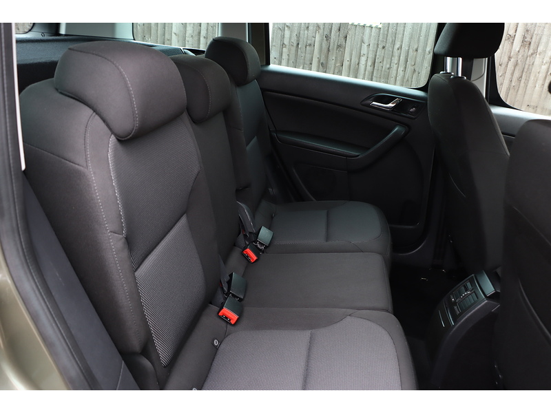 Skoda 1.2 TSI SE OUTDOOR 5DR PETROL DSG AUTO SAT NAV BLUETOOTH DAB STEREO PARKING AIDS JUST 2 OWNERS SAME OWNER FOR 3 YEARS ONLY 62000 MILES FSH 10 SERVICES 72-74 Mitcham Road