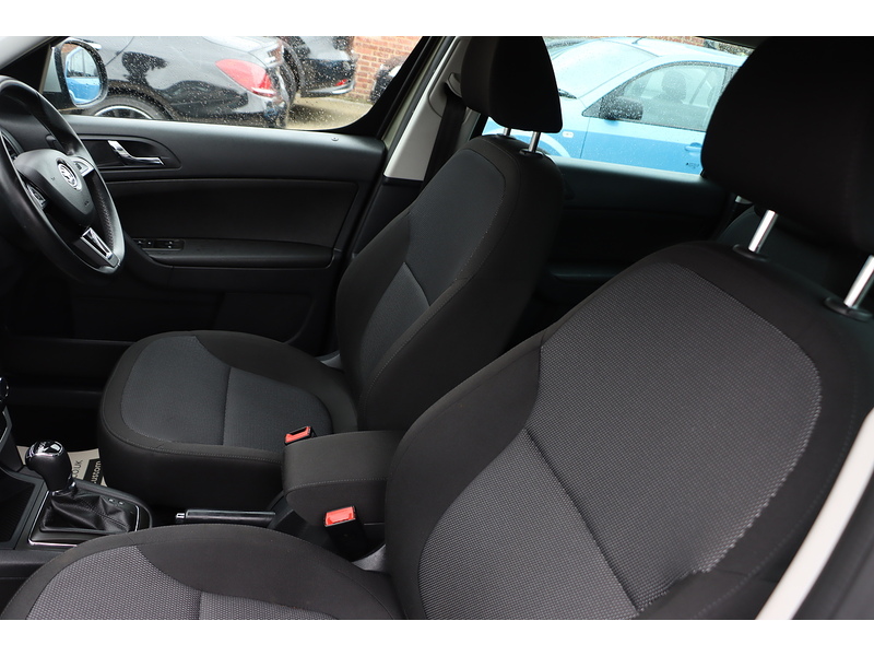 Skoda 1.2 TSI SE OUTDOOR 5DR PETROL DSG AUTO SAT NAV BLUETOOTH DAB STEREO PARKING AIDS JUST 2 OWNERS SAME OWNER FOR 3 YEARS ONLY 62000 MILES FSH 10 SERVICES 72-74 Mitcham Road