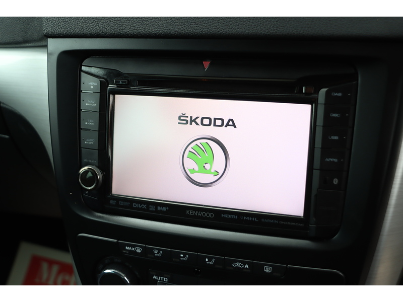 Skoda 1.2 TSI SE OUTDOOR 5DR PETROL DSG AUTO SAT NAV BLUETOOTH DAB STEREO PARKING AIDS JUST 2 OWNERS SAME OWNER FOR 3 YEARS ONLY 62000 MILES FSH 10 SERVICES 72-74 Mitcham Road