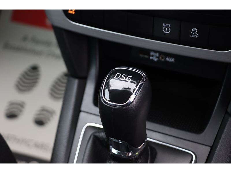 Skoda 1.2 TSI SE OUTDOOR 5DR PETROL DSG AUTO SAT NAV BLUETOOTH DAB STEREO PARKING AIDS JUST 2 OWNERS SAME OWNER FOR 3 YEARS ONLY 62000 MILES FSH 10 SERVICES 72-74 Mitcham Road