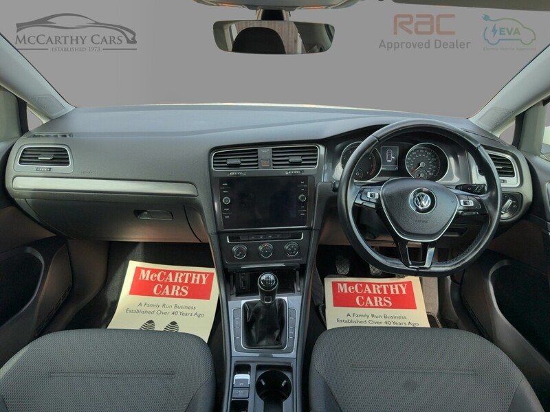 Volkswagen 1.0 TSI BLUEMOTION TECH SE NAV HATCHBACK 5DR PETROL MANUAL SAT NAV BLUETOOTH DAB STEREO REAR CAMERA PARKING AIDS SAME OWNER FOR 5 YEARS 66000 MILES SH 72-74 Mitcham Road