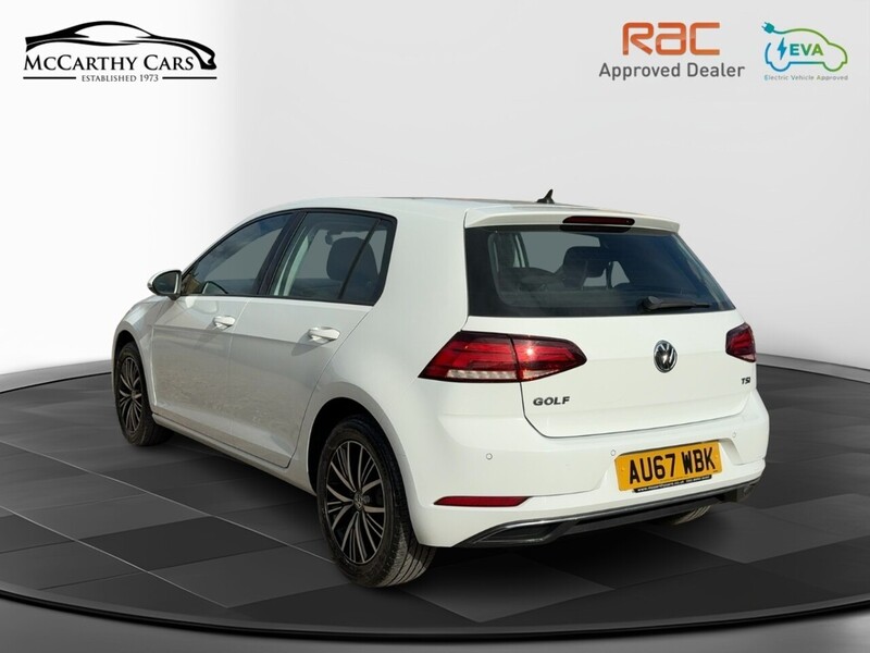 Volkswagen 1.0 TSI BLUEMOTION TECH SE NAV HATCHBACK 5DR PETROL MANUAL SAT NAV BLUETOOTH DAB STEREO REAR CAMERA PARKING AIDS SAME OWNER FOR 5 YEARS 66000 MILES SH 72-74 Mitcham Road