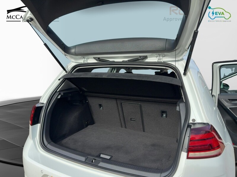 Volkswagen 1.0 TSI BLUEMOTION TECH SE NAV HATCHBACK 5DR PETROL MANUAL SAT NAV BLUETOOTH DAB STEREO REAR CAMERA PARKING AIDS SAME OWNER FOR 5 YEARS 66000 MILES SH 72-74 Mitcham Road