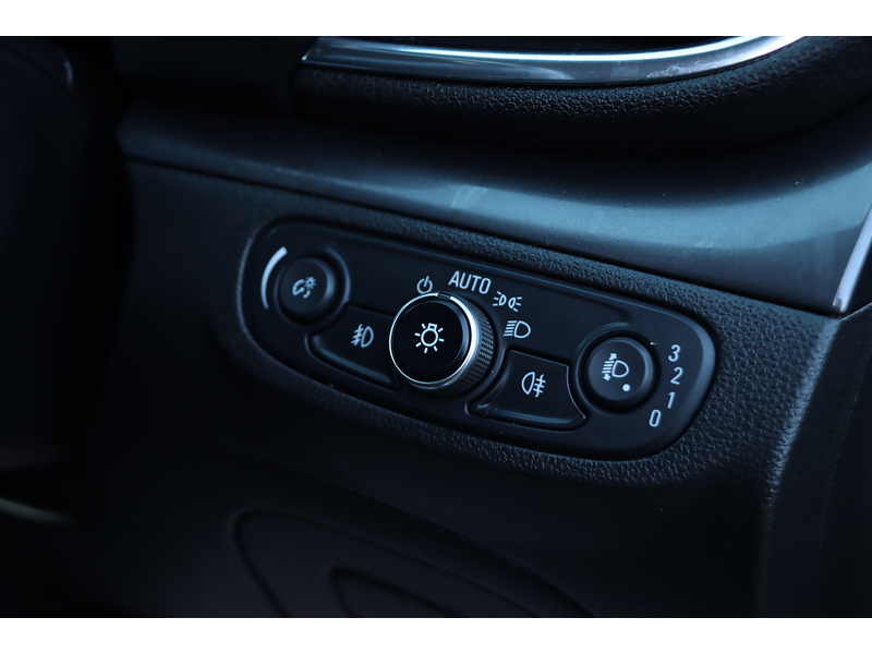 Vauxhall 1.4I TURBO ELITE SUV 5DR PETROL AUTO HEATED SEATS SATNAV BLUETOOTH DAB STEREO APPLE CARPLAY PARKING AIDS JUST 2 OWNERS ONLY 38000 MILES FSH 8 SERVICES 72-74 Mitcham Road