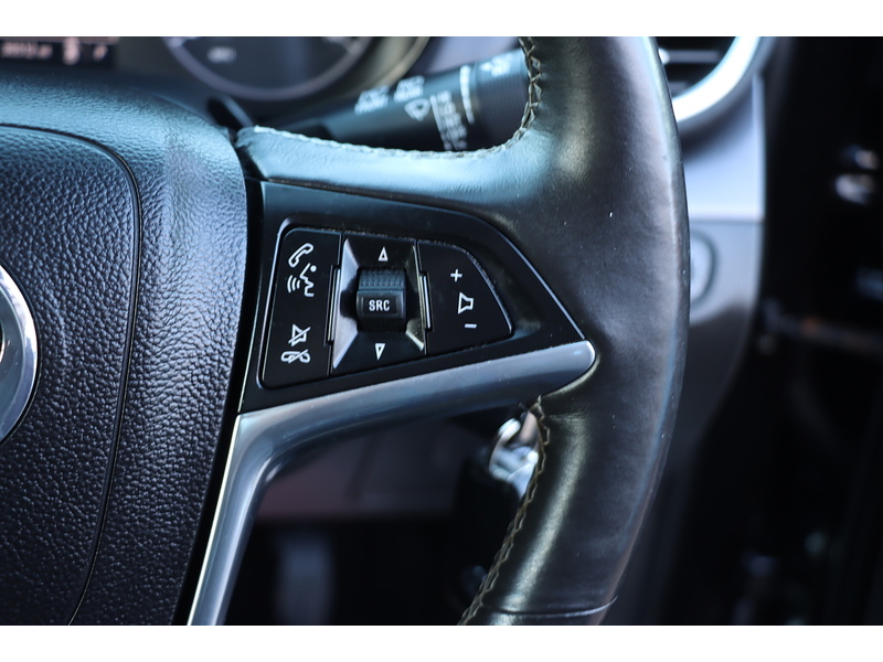 Vauxhall 1.4I TURBO ELITE SUV 5DR PETROL AUTO HEATED SEATS SATNAV BLUETOOTH DAB STEREO APPLE CARPLAY PARKING AIDS JUST 2 OWNERS ONLY 38000 MILES FSH 8 SERVICES 72-74 Mitcham Road