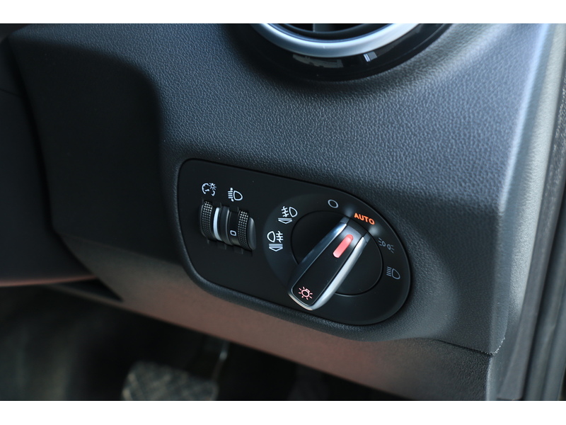 Audi 1.4 TFSI SPORT SPORTBACK 5DR PETROL S TRONIC AUTO SUNROOF HEATED SEATS SAT NAV BLUETOOTH DAB STEREO PARKING AIDS ONLY 29000 MILES FSH JUST £35 TO TAX 72-74 Mitcham Road