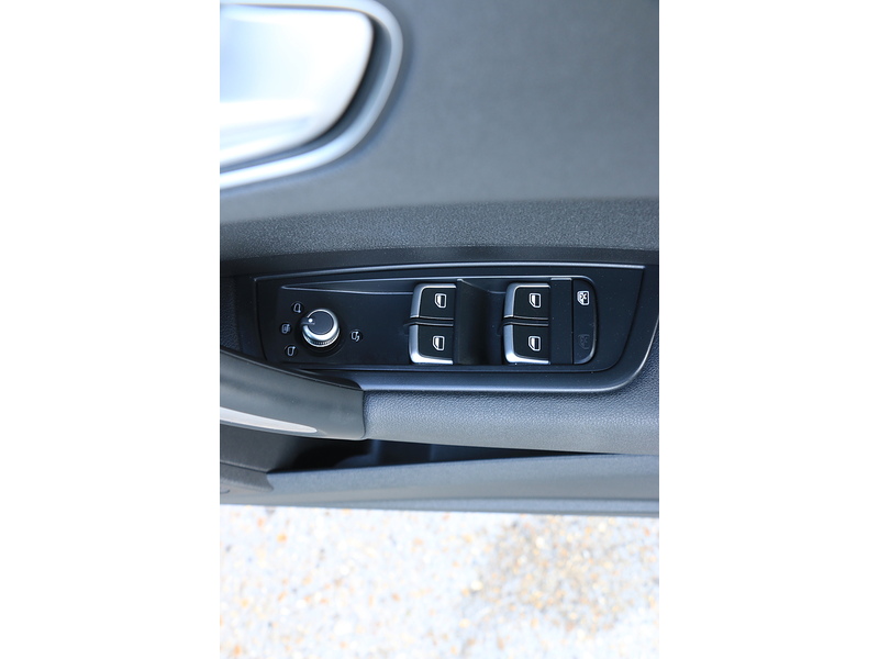 Audi 1.4 TFSI SPORT SPORTBACK 5DR PETROL S TRONIC AUTO SUNROOF HEATED SEATS SAT NAV BLUETOOTH DAB STEREO PARKING AIDS ONLY 29000 MILES FSH JUST £35 TO TAX 72-74 Mitcham Road