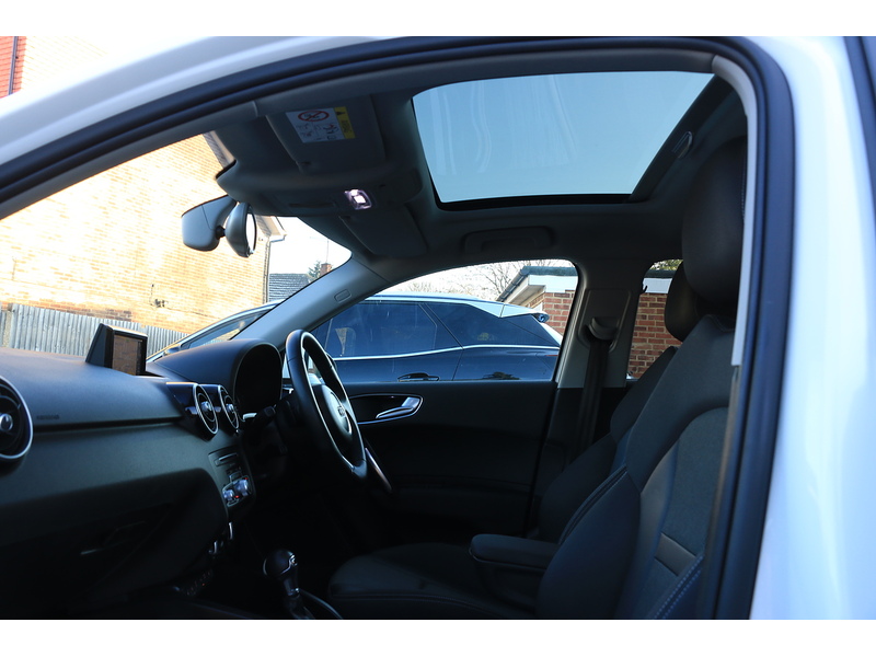 Audi 1.4 TFSI SPORT SPORTBACK 5DR PETROL S TRONIC AUTO SUNROOF HEATED SEATS SAT NAV BLUETOOTH DAB STEREO PARKING AIDS ONLY 29000 MILES FSH JUST £35 TO TAX 72-74 Mitcham Road