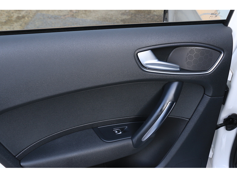 Audi 1.4 TFSI SPORT SPORTBACK 5DR PETROL S TRONIC AUTO SUNROOF HEATED SEATS SAT NAV BLUETOOTH DAB STEREO PARKING AIDS ONLY 29000 MILES FSH JUST £35 TO TAX 72-74 Mitcham Road