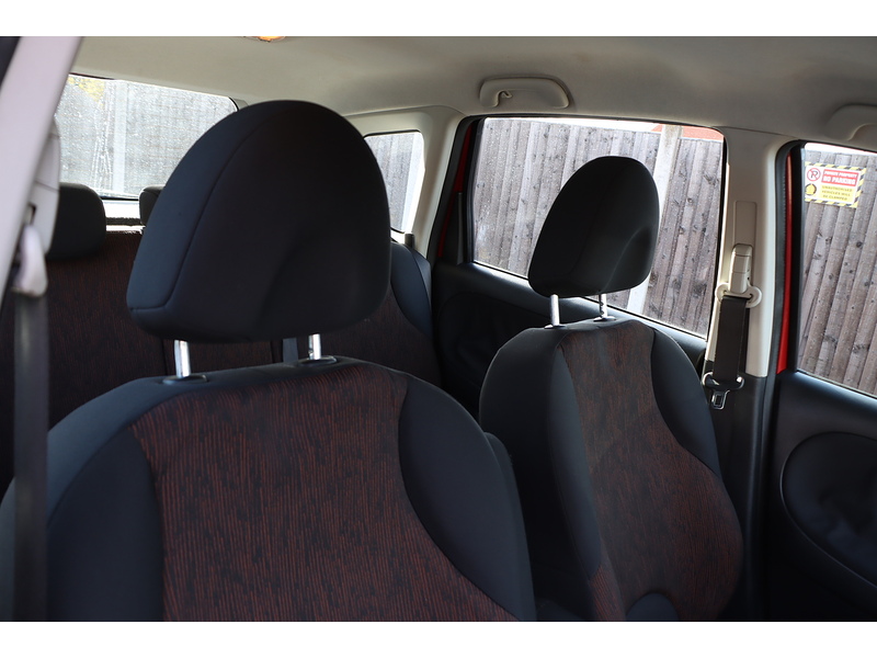 Nissan 1.6 16V ACENTA HATCHBACK 5DR PETROL AUTO STEREO CD PLAYER AUX INPUT AIC CONDITIONING SAME OWNER FOR 10 YEARS ONLY 50000 MILES SH NO ULEZ CHARGE 72-74 Mitcham Road