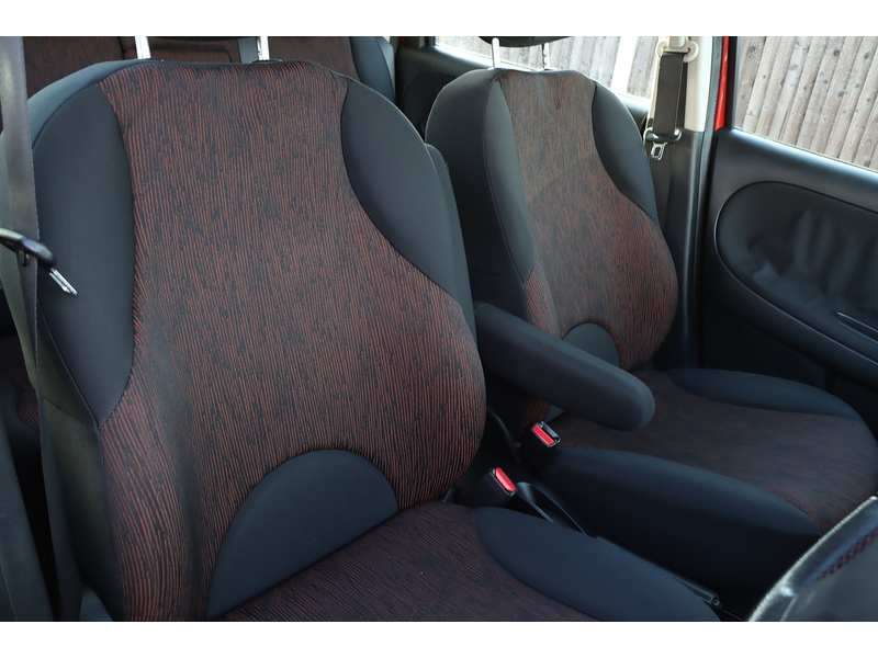 Nissan 1.6 16V ACENTA HATCHBACK 5DR PETROL AUTO STEREO CD PLAYER AUX INPUT AIC CONDITIONING SAME OWNER FOR 10 YEARS ONLY 50000 MILES SH NO ULEZ CHARGE 72-74 Mitcham Road