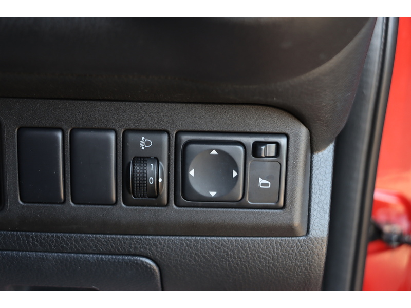 Nissan 1.6 16V ACENTA HATCHBACK 5DR PETROL AUTO STEREO CD PLAYER AUX INPUT AIC CONDITIONING SAME OWNER FOR 10 YEARS ONLY 50000 MILES SH NO ULEZ CHARGE 72-74 Mitcham Road