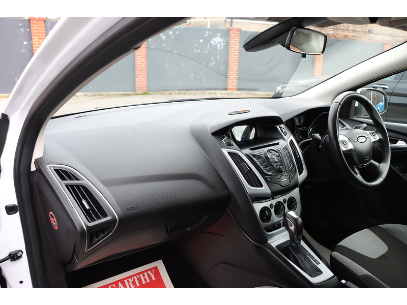 Ford 1.6 ZETEC HATCHBACK 5DR PETROL POWERSHIFT AUTO BLUETOOTH DAB STEREO CD PLAYER USB INPUT PARKING AIDS ONLY 24000 MILES FSH 9 SERVICES NO ULEZ CHARGE 72-74 Mitcham Road