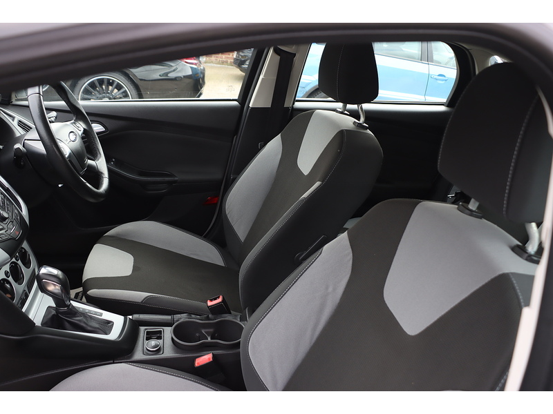 Ford 1.6 ZETEC HATCHBACK 5DR PETROL POWERSHIFT AUTO BLUETOOTH DAB STEREO CD PLAYER USB INPUT PARKING AIDS ONLY 24000 MILES FSH 9 SERVICES NO ULEZ CHARGE 72-74 Mitcham Road