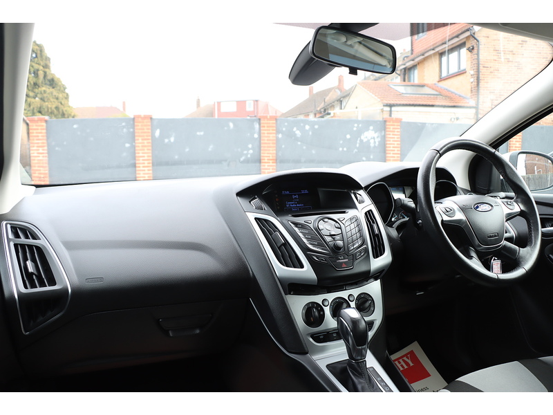 Ford 1.6 ZETEC HATCHBACK 5DR PETROL POWERSHIFT AUTO BLUETOOTH DAB STEREO CD PLAYER USB INPUT PARKING AIDS ONLY 24000 MILES FSH 9 SERVICES NO ULEZ CHARGE 72-74 Mitcham Road