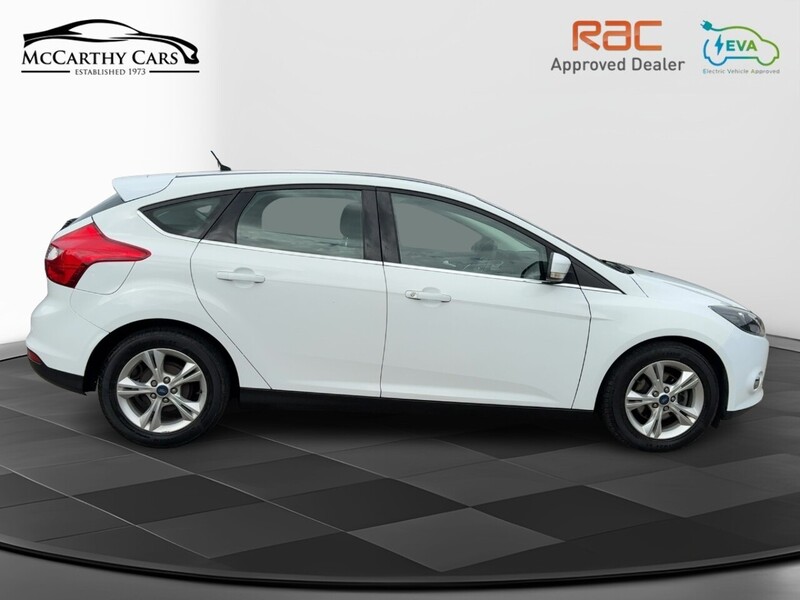 Ford 1.6 ZETEC HATCHBACK 5DR PETROL POWERSHIFT AUTO BLUETOOTH DAB STEREO CD PLAYER USB INPUT PARKING AIDS ONLY 24000 MILES FSH 9 SERVICES NO ULEZ CHARGE 72-74 Mitcham Road