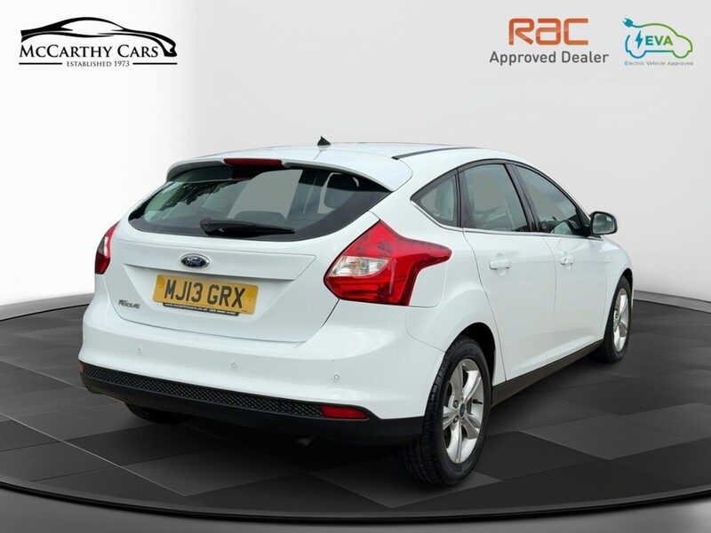 Ford 1.6 ZETEC HATCHBACK 5DR PETROL POWERSHIFT AUTO BLUETOOTH DAB STEREO CD PLAYER USB INPUT PARKING AIDS ONLY 24000 MILES FSH 9 SERVICES NO ULEZ CHARGE 72-74 Mitcham Road