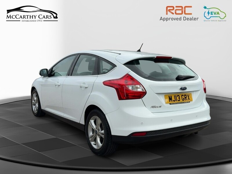 Ford 1.6 ZETEC HATCHBACK 5DR PETROL POWERSHIFT AUTO BLUETOOTH DAB STEREO CD PLAYER USB INPUT PARKING AIDS ONLY 24000 MILES FSH 9 SERVICES NO ULEZ CHARGE 72-74 Mitcham Road